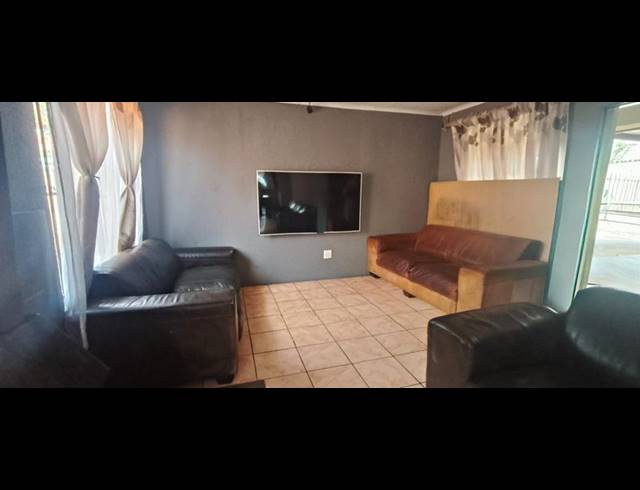 3 BEDROOM HOUSE FOR SALE IN PHILIP NEL PARK